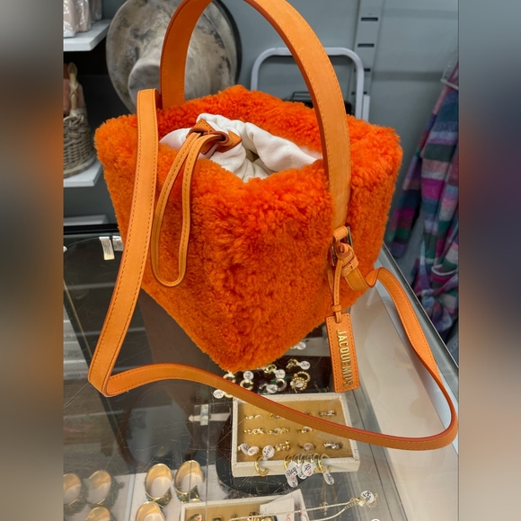 Nwt Jacquemus shearling square bag